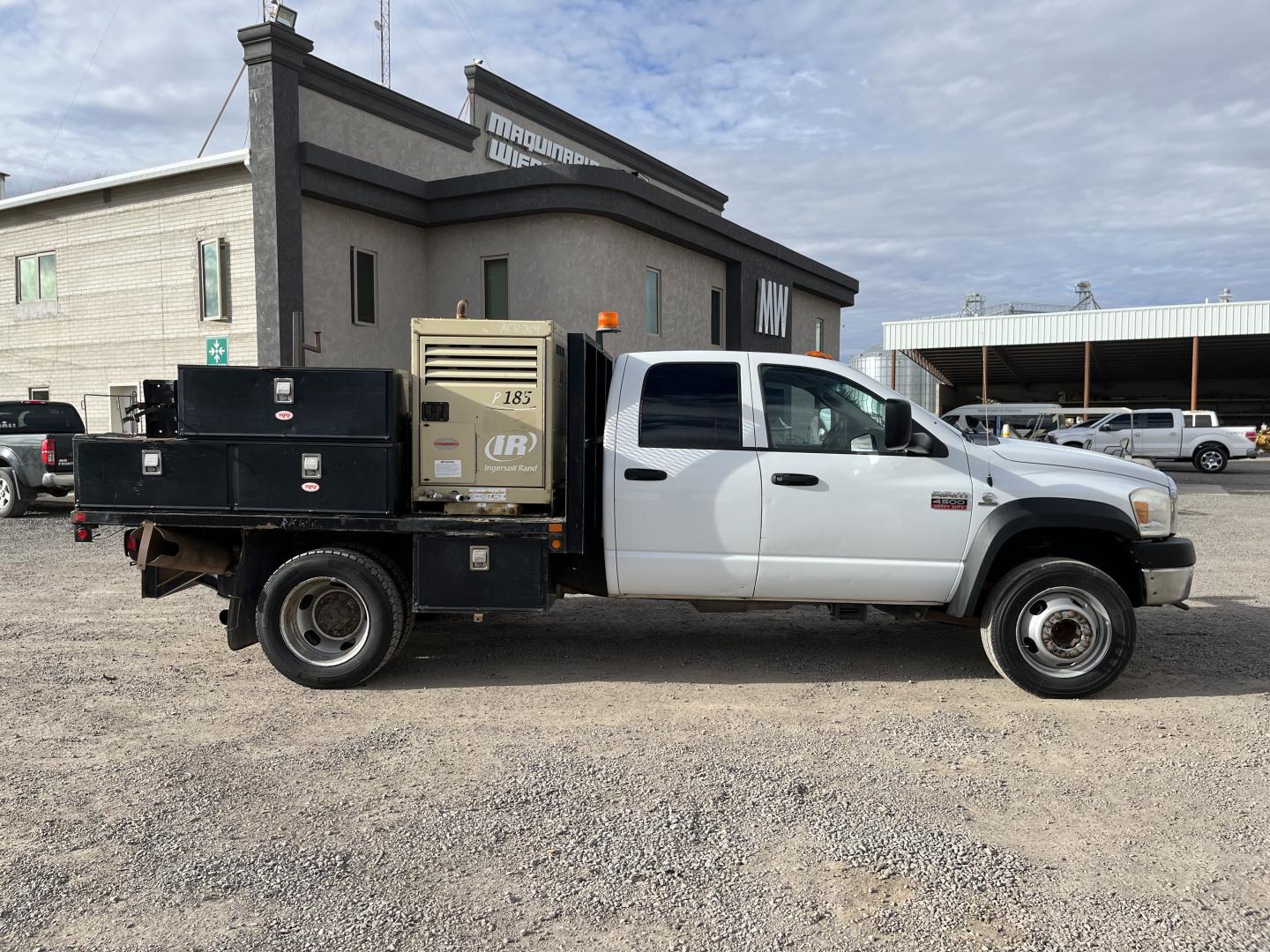 CAMIONETA DE SERVICIO DODGE RAM 4500